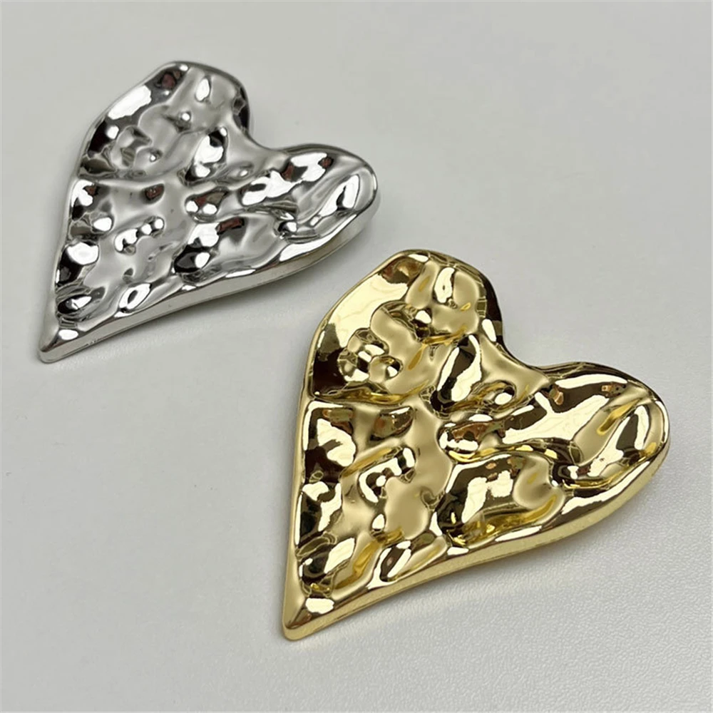 Irregular Metal Simple Design Heart Brooch for Women French Vintage High Jewelry Girl Gift Accessories