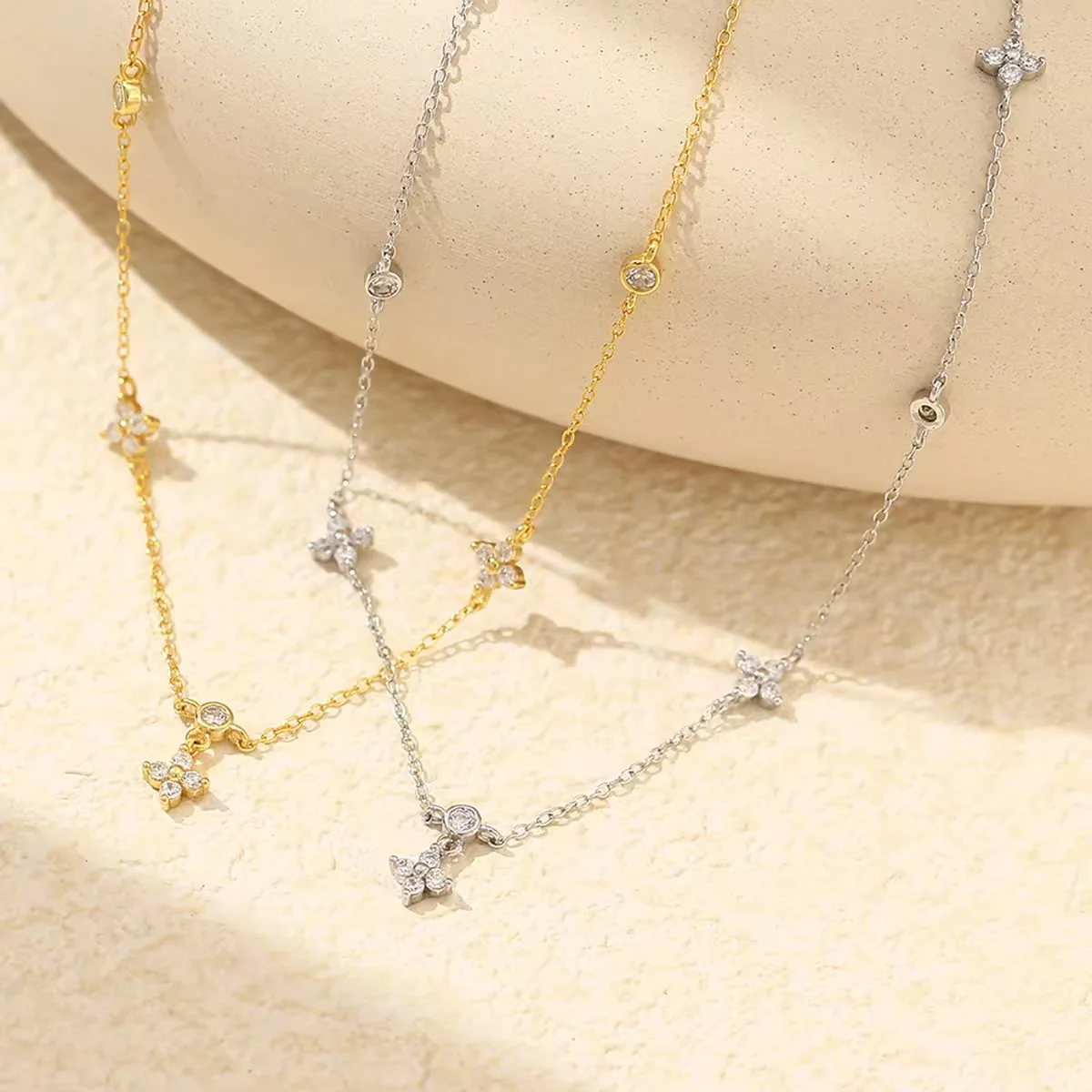 

Jkeli 925 Sterling Silver Plated 18k Gold Shiny Zircon Flower Bracelet for Women Girl Korean Temperament Exquisite Jewelry Gifts