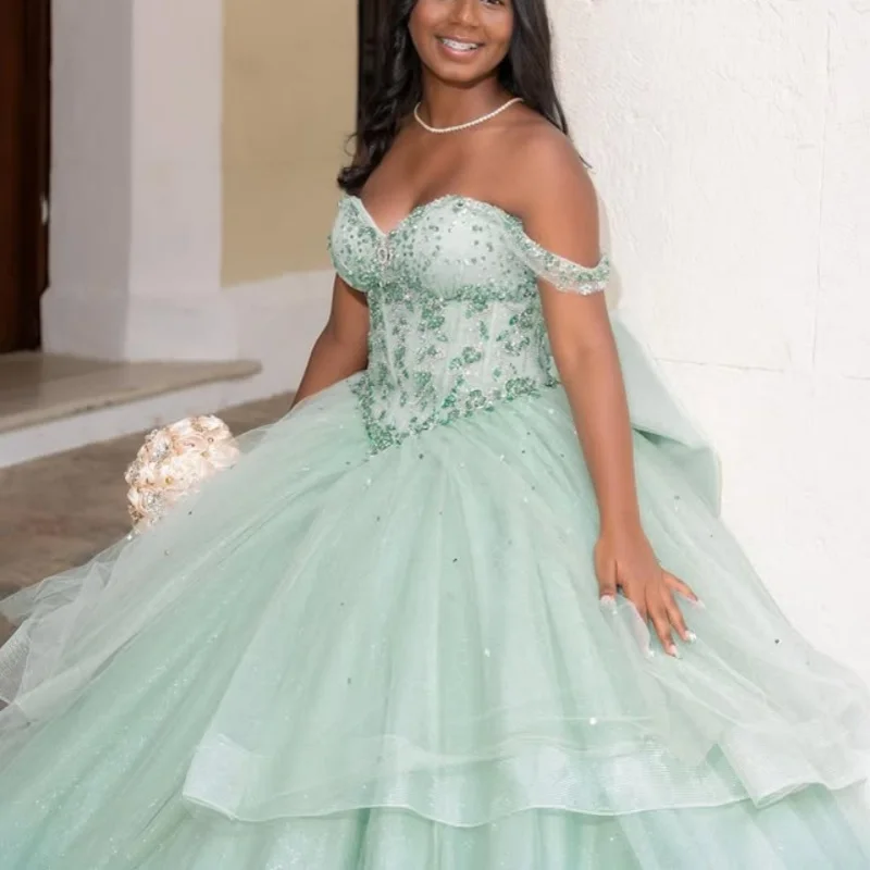 

Customized mint green Quinceanera Dresses Off the Shoulder crystal decal Long tail Lace layering Vestido 15 Quinceanera