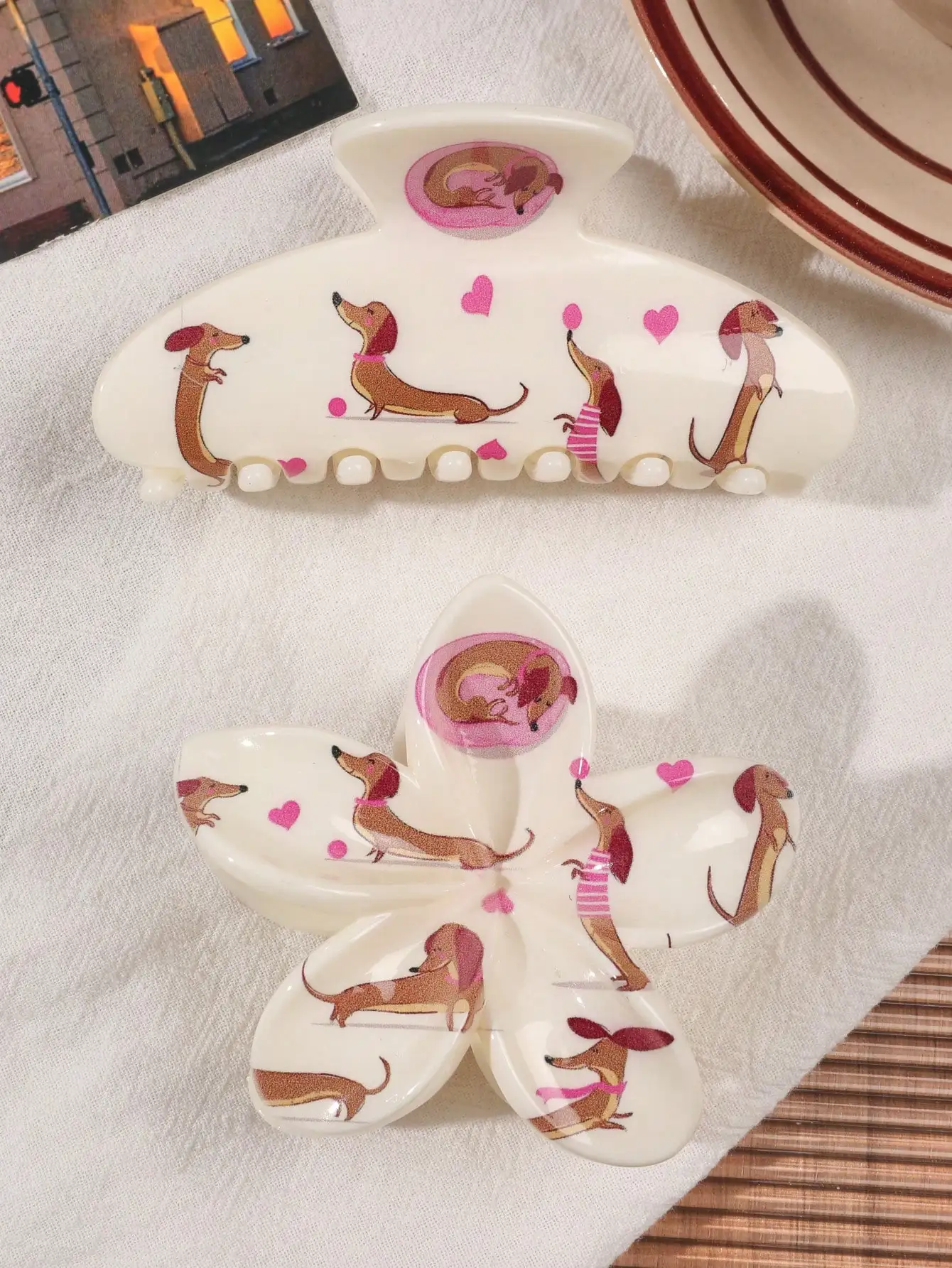 2 Stück niedliche rosa Dackel-Herz-Druck-Haarklammern für Frauen, Blumen und große Halbkreis-Mode-Haar-Accessoires, Hai-Clips – Detail 1