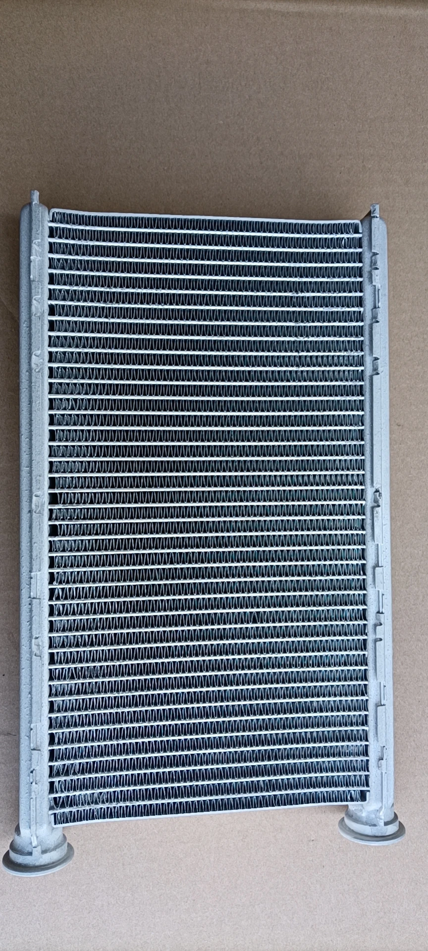 Car Cooling Heat Exchanger 1 Series 2 Series 3 Series for Bmw330 320 316i Warm Water tank OEM NO.64119229486