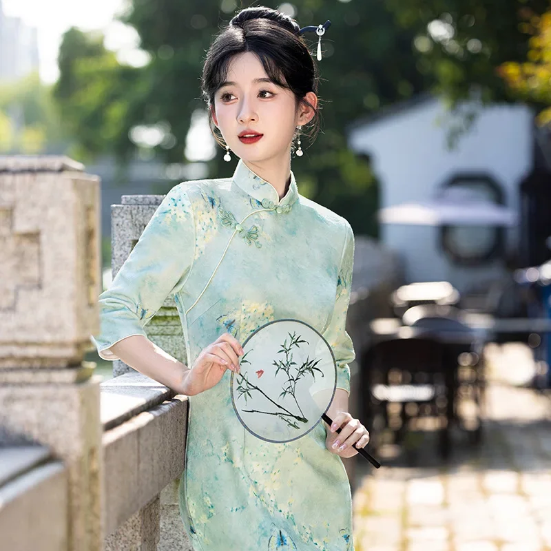 

Новое синее осенне-зимнее платье Cheongsam Qipao в китайском стиле для молодых девушек с улучшенным темпераментом