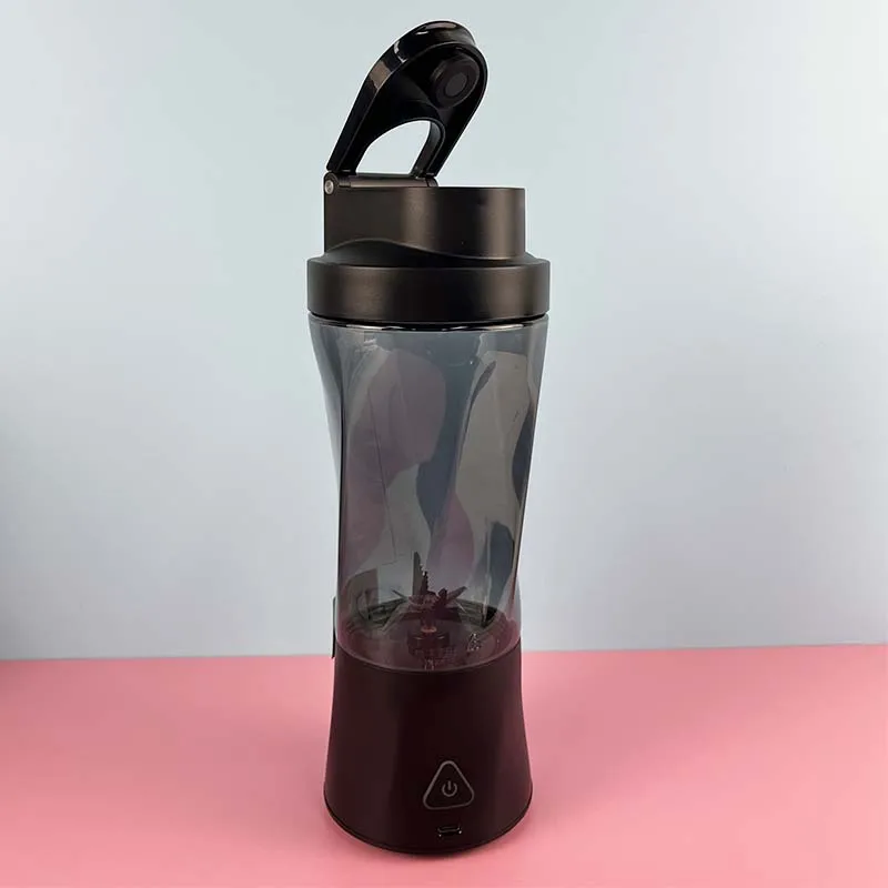 كوب خلاط جديد قابل لإعادة الشحن عبر USB 700 مل خلاط شخصي محمول عالي السرعة لمخفوق العصير والعصائر