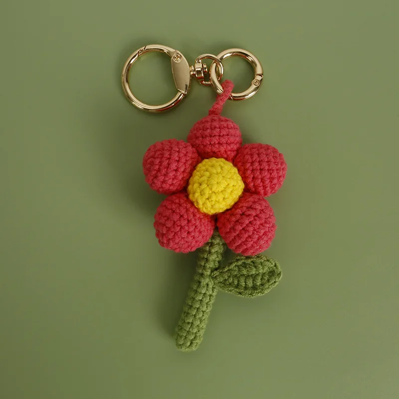 Cute Red Flower Crochet Keychain Handmaking Knitting Bouquet Pendant Keychain Creative Car Keys Keyring Cute Knitted Accessories