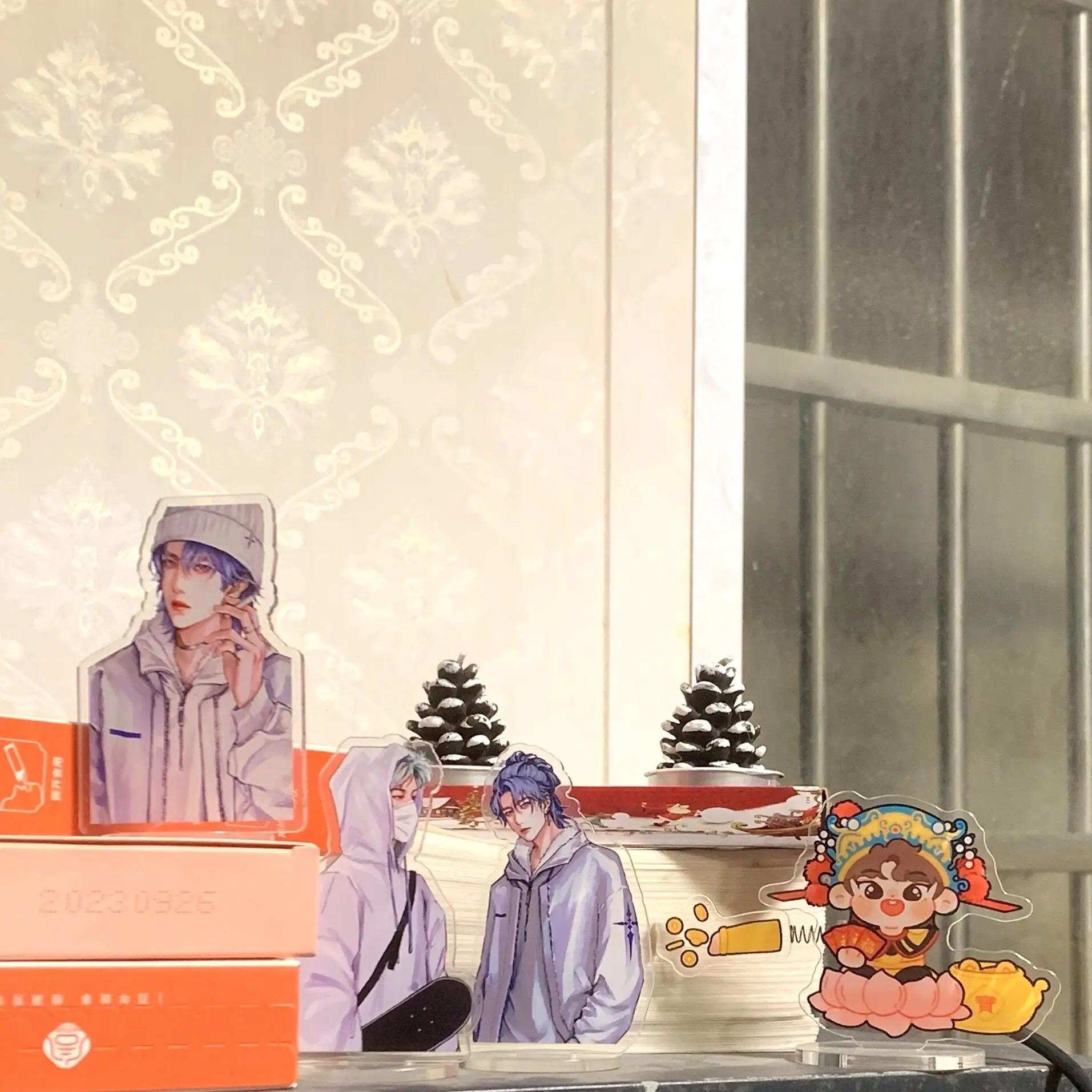 스타 왕 이보의 스탠드업 사인, 멋지고 스타일리시한 파란 머리의 고급 만화 어댑터블 데스크탑 장식 선물, 친구들을 위한 아크릴