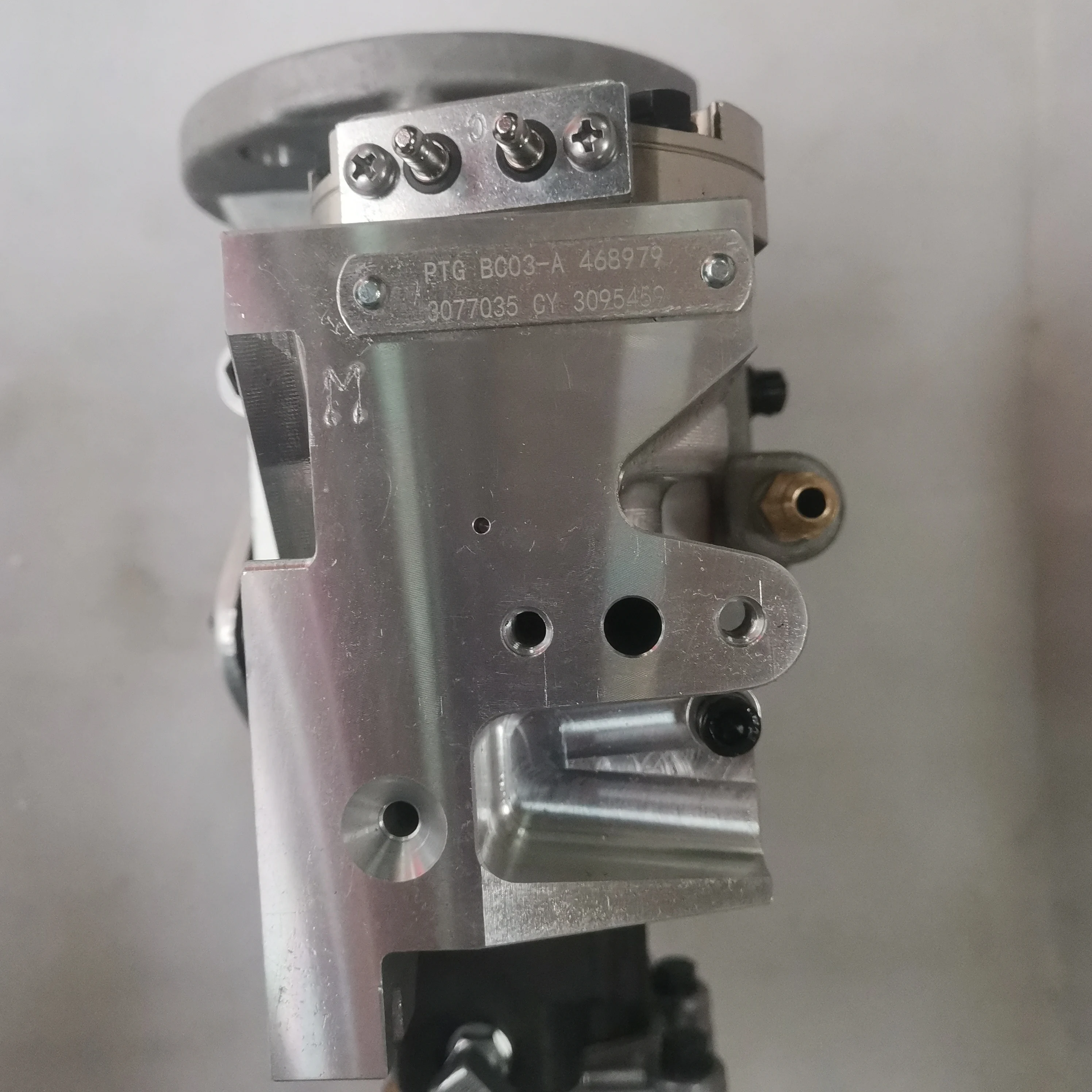 Truck Part 3095459-BC04 FUEL PUMP Construction Machinery K38