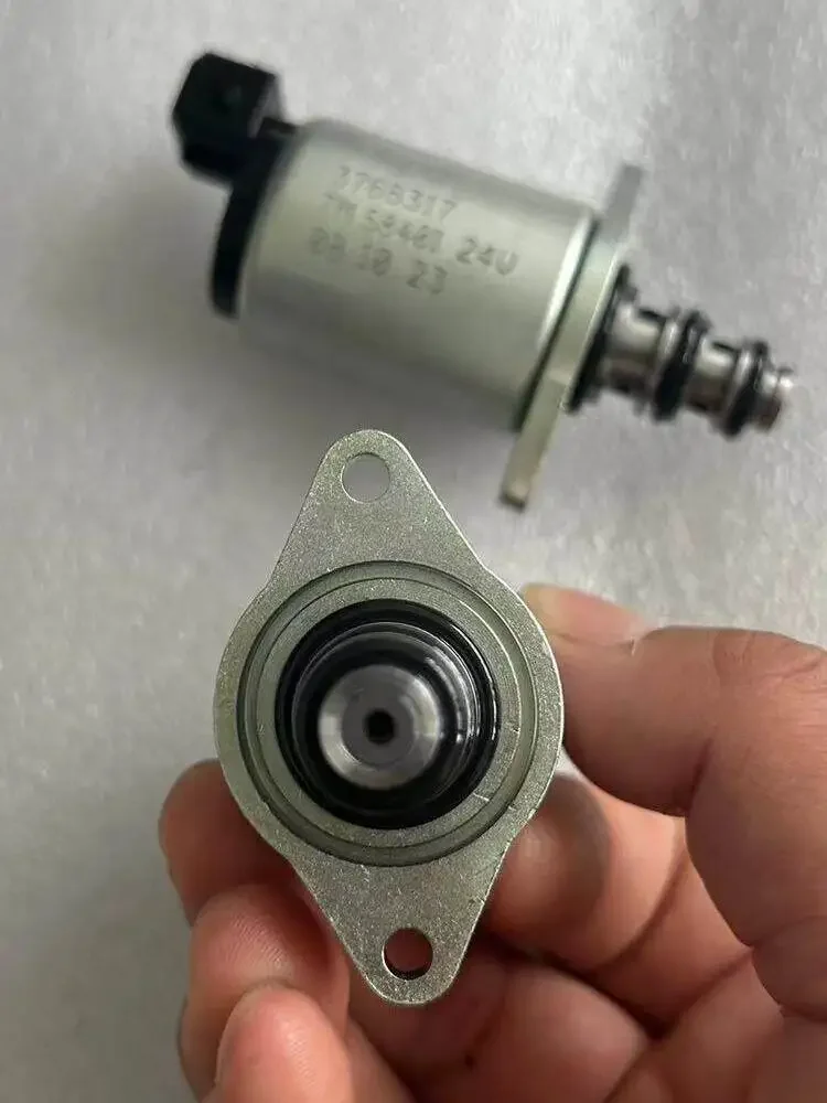 Limited Offer 3768317 TM58401 Sany Stacker, Pilot Proportional Valve 393000M024 PVC25 24VDC