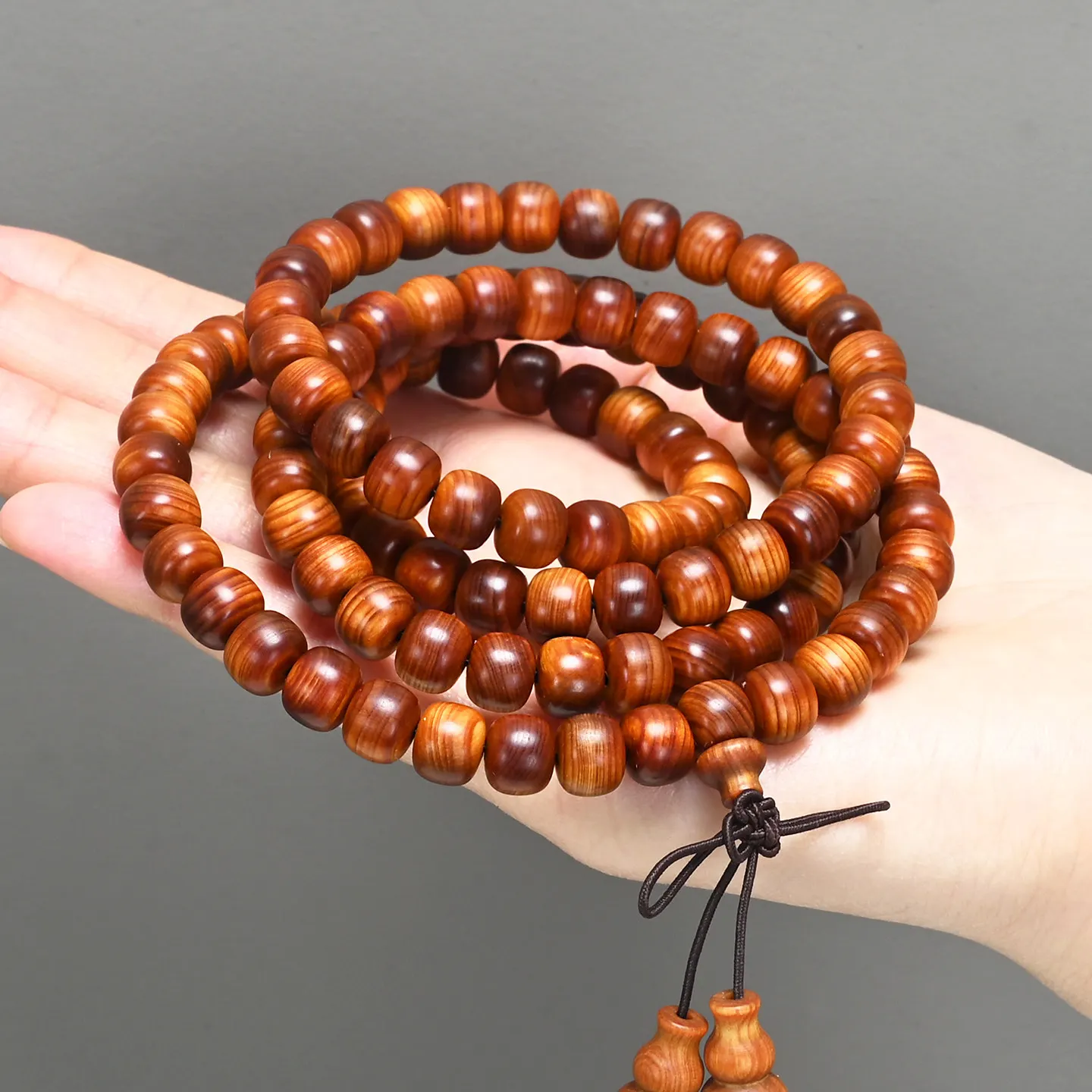 

Natural Taihang Thuja Wood Bracelet 108 Pieces Black Oil Irregular High Oil Density Wooden Beaded Couple Prayer Beads Gifts
