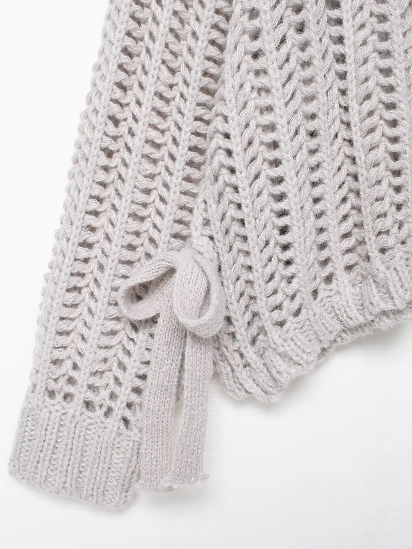 เสื้อสเวตเตอร์ไหมพรมแขนยาวทรงหลวม ดีไซน์เก๋ไก๋ แต่งลายฉลุ  สำหรับผู้หญิง  คอลเลคชั่นฤดูใบไม้ร่วง ปี 2025  รุ่นใหม่  แฟชั่นหรูหรา เซ็กซี่