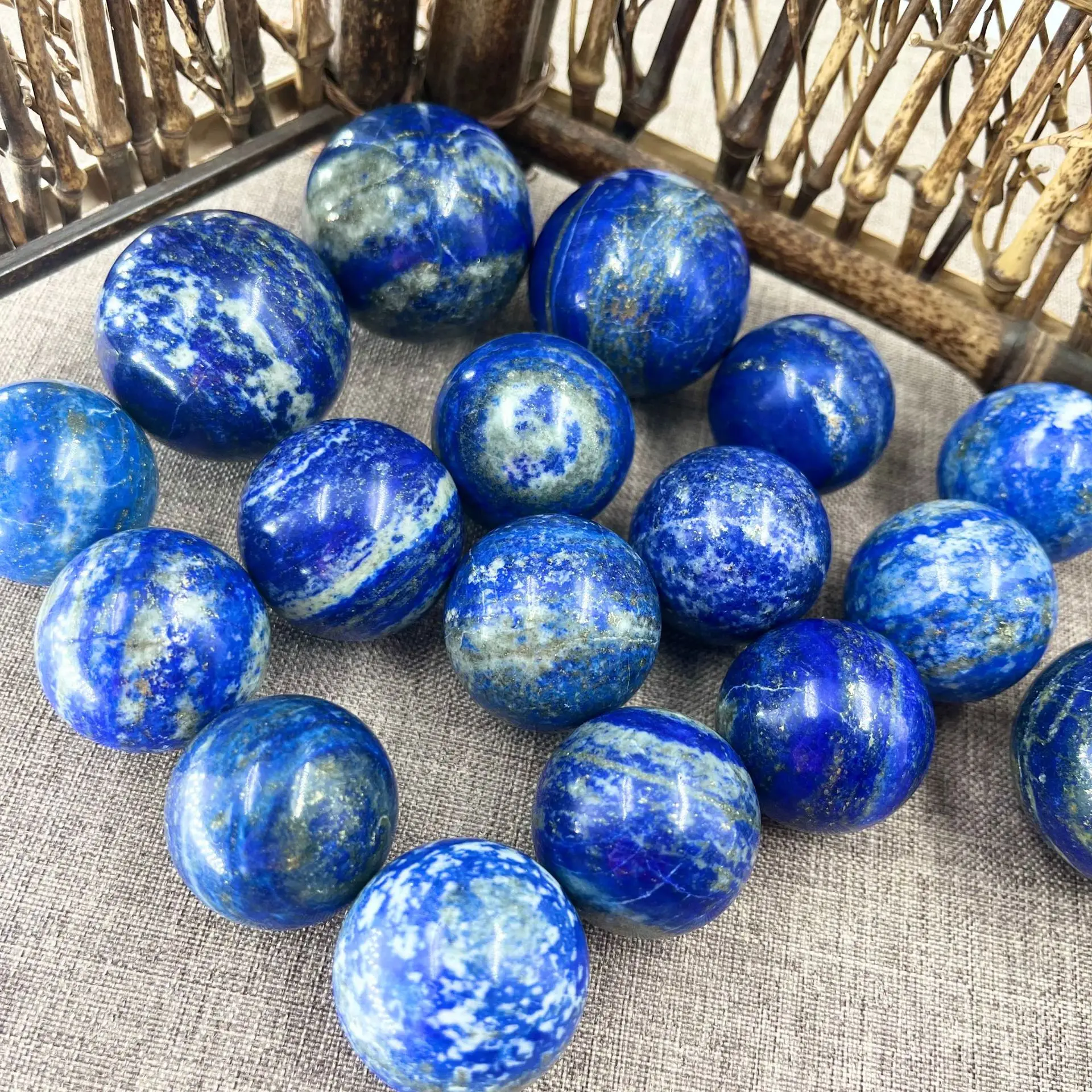70mm Natural Lapis Lazuli Quartz Crystal Ball Polished Stone Spheres Reiki Healing Souvenirs Ore Ball Crafts Desktop Room Decor