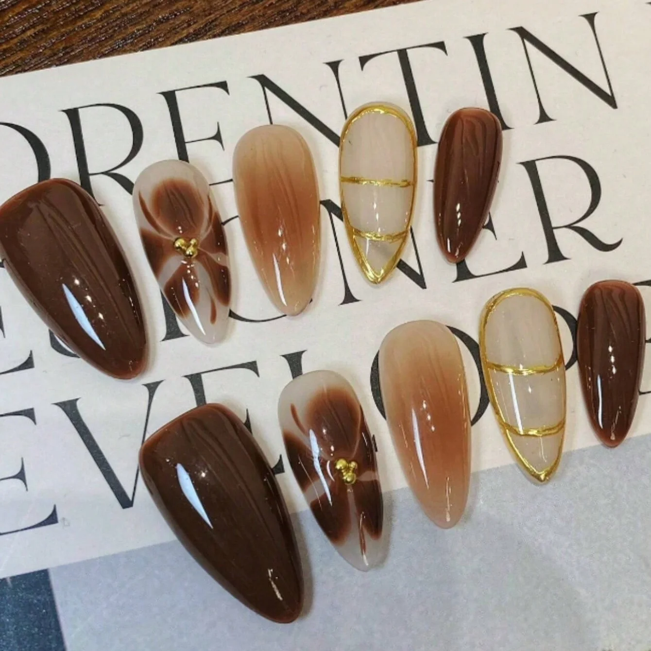10pcs Pure Hand Pressed Almond Shaped Nail Art, Beautiful Fake Nails, High-End Caramel Blending, Suitable for Women's Use