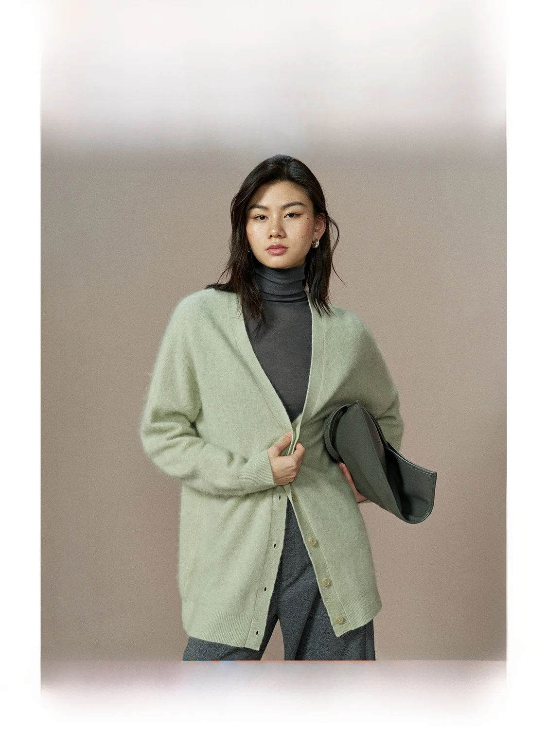 

Кардиган Cloud Mist Camere с V-образным вырезом, на пуговицах, удобный, в стиле кэжуал, женский вязаный шерстяной свитер, новинка зимы