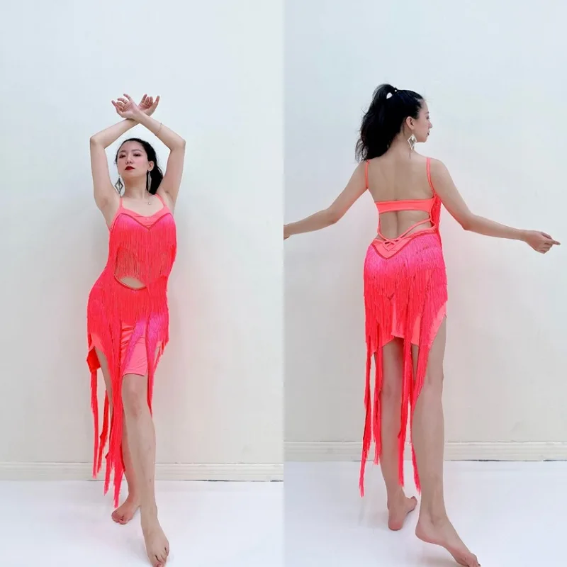 Robe de danse du ventre Swegal personnalisée, robe d'entraînement, jupe à franges latine inspirante, vêtements d'équipe dynamique, Costumes de danse orientale