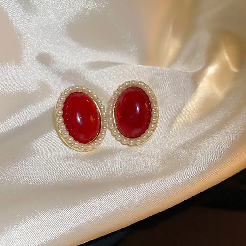 New Fashion Vintage Baroque Big Oval Pearl Stud Earrings for Women Luxury Gold Color Earring Trendy Wedding Party Jewelry