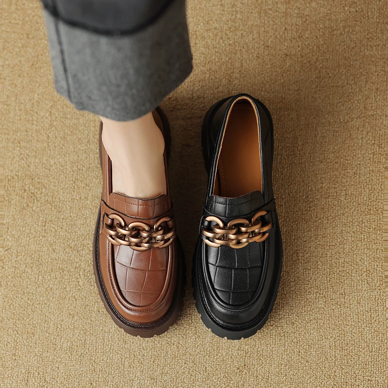 Women's New Spring and Autumn Genuine Leather Cowhide Round Head Thick Bottom Metal Accessories Retro Middle Heel Oxford Shoes