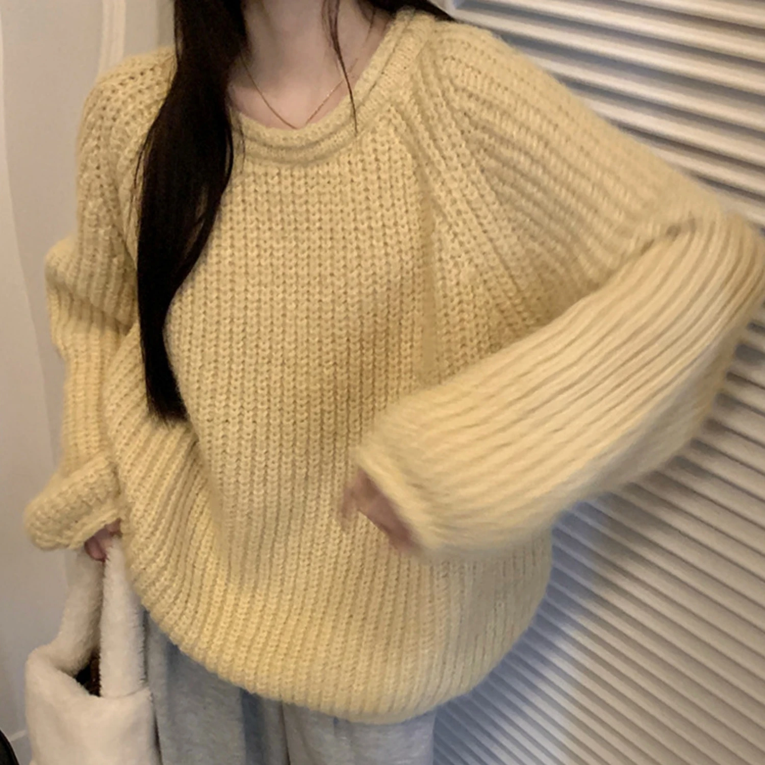 Korean Round Neck Pullover Kit Sweater, Neat Color, Feeling while looking slim, easy to Cody Kit, 2024 Autumn Winter