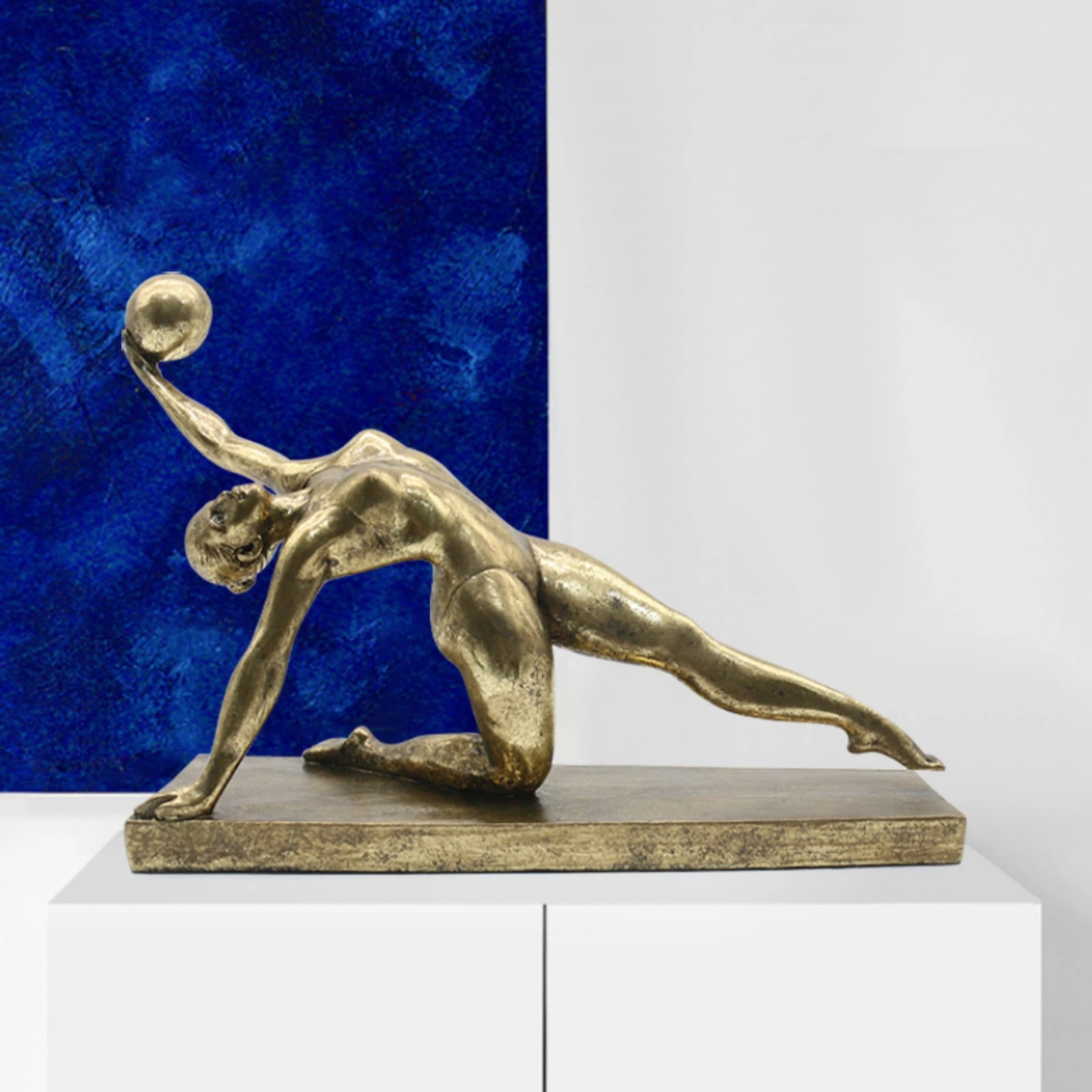 Extended Pose Metal Gymnast Figurine Home Decor Modern Design Gold Gymnast Statue Artistic Accent for Living Room