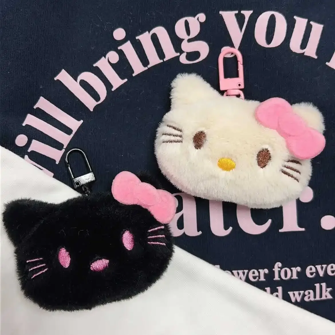 LLavero de peluche Kawaii Sanrio blanco y negro para niña, bonito banderín de mochila de dibujos animados, muñeco de peluche decorativo para niños, regalos de juguete