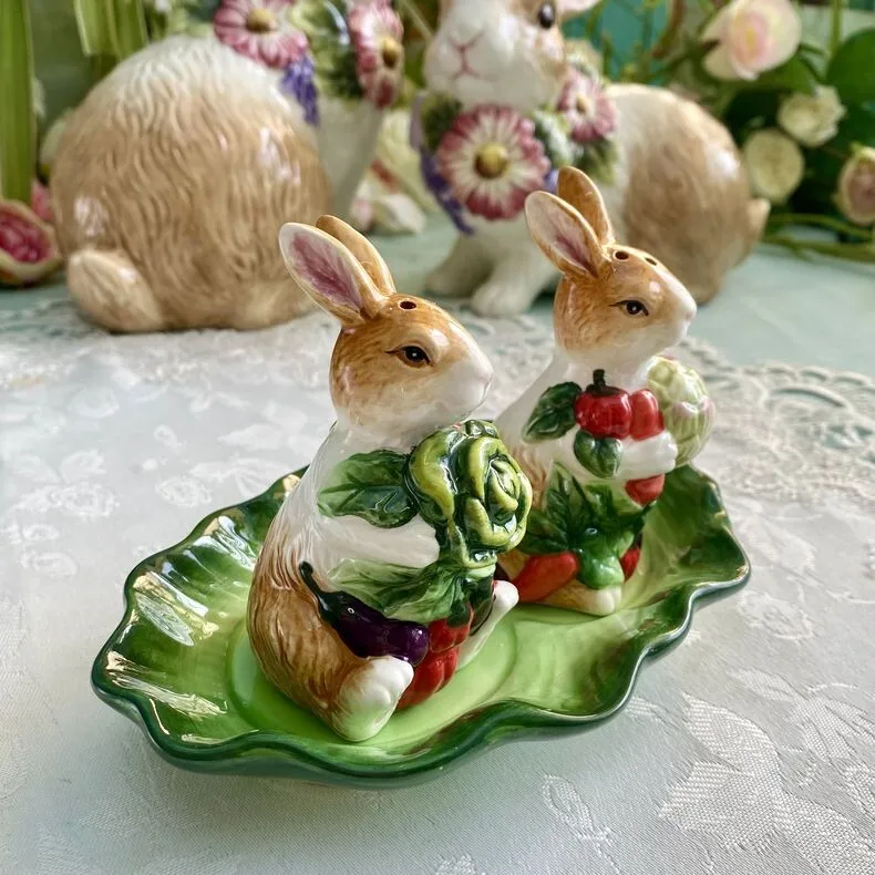 Color ceramic rabbit seasoning bottle three-piece European home decoration pendulum
