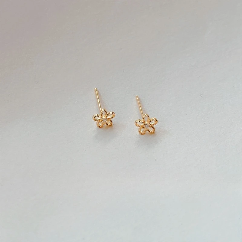 Mini Cute 925 Sterling Silver Hollowed-out Flower Gold Color Stud Earrings for Women Korean Girlish Style Piercing Jewelry Gifts