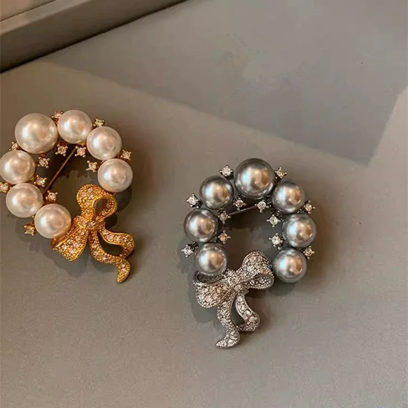 Women's Delicate Pearl Rhinestone Brooch Camellia Brooch Suit Neckline Accessories Corsage Noble Jewelry Banquet
