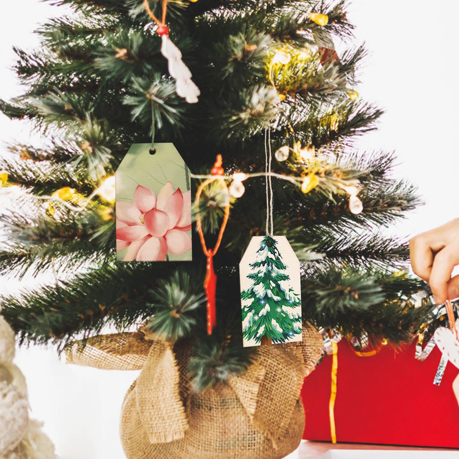

10Pcs Wooden Christmas Tree Tags Unfinished Blank Hanging Wood Tags for DIY Painting Drawing and Holiday Decor