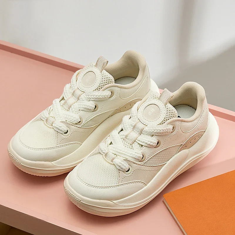 

QIAODAN трендовая повседневная обувь для женщин, дышащая удобная спортивная обувь с сеткой, осень 2023, новые кроссовки в тон платья XM26240376