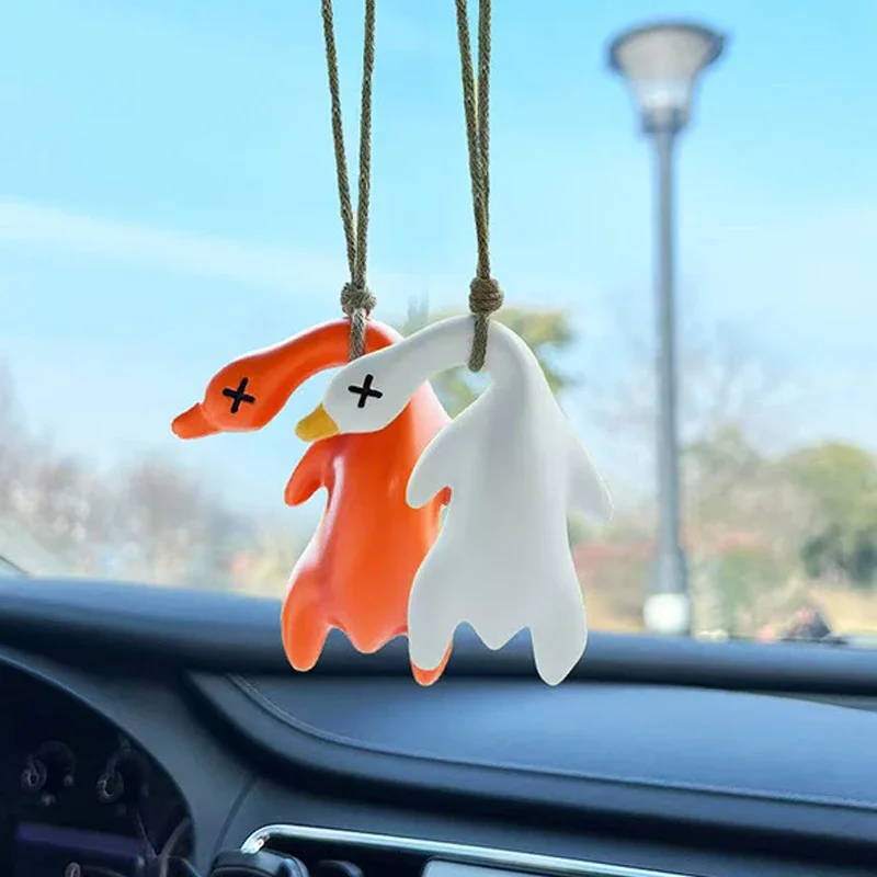 1-5pcs UV Color Changing Duck Car Accessory Photochromic Keychain Hanging Ornament Creative Party Favors Gifts for Cars Decor