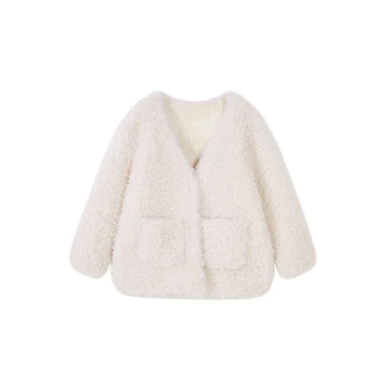 

Белые меховые куртки с v-образным вырезом. Пушистые теплые толстые однотонные свободные куртки из искусственного меха. Стильные модные плюшевые пальто из искусственного ягненка с карманом.