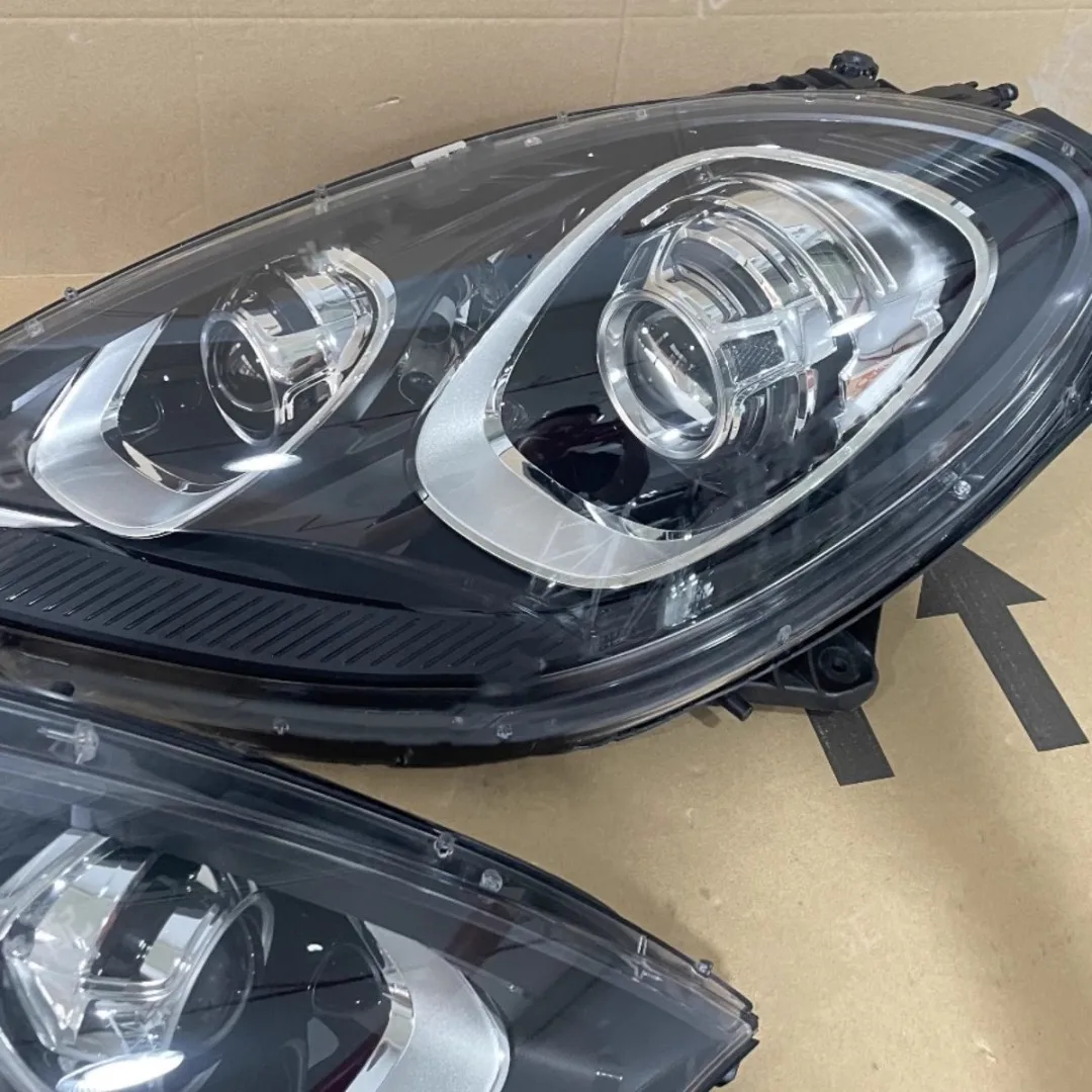 A Side Xenon Headlight assembly for Porsche Macan 2014 2015 2016 2017 convert Turn signal Daytime Running Light Auto Accessories