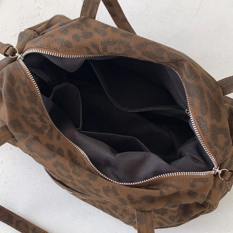 خمر العصرية حقيبة ساعي النايلون ليوبارد طباعة المرأة حقيبة كتف الكورية نمط الحد الأدنى حقيبة يد قوانغتشو حقيبة عالية الجودة