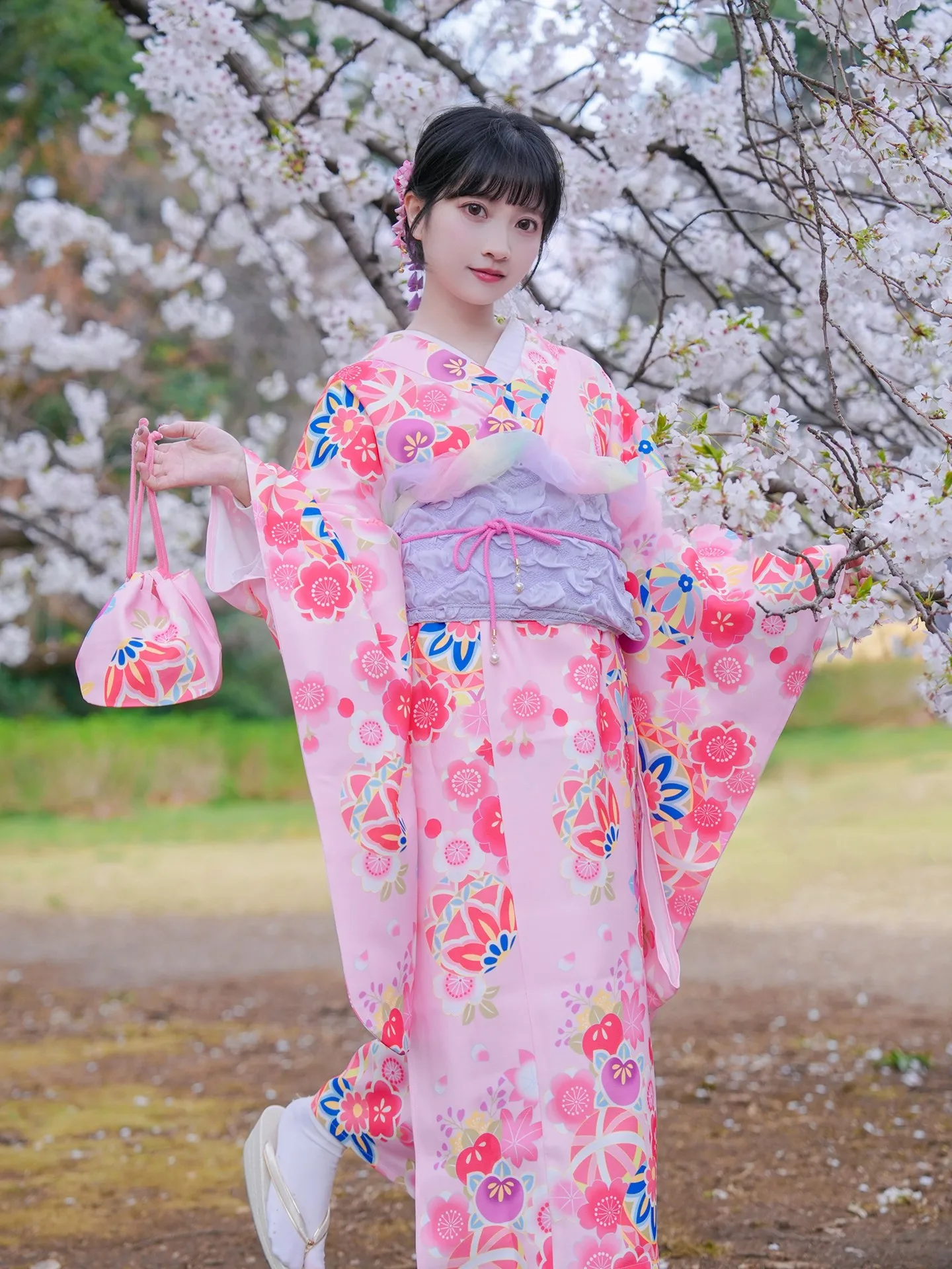 女性用着物風ピンク色の花柄プリント、モダンな浴衣セット、コスプレ衣装、写真撮影用ヴィンテージロングドレス