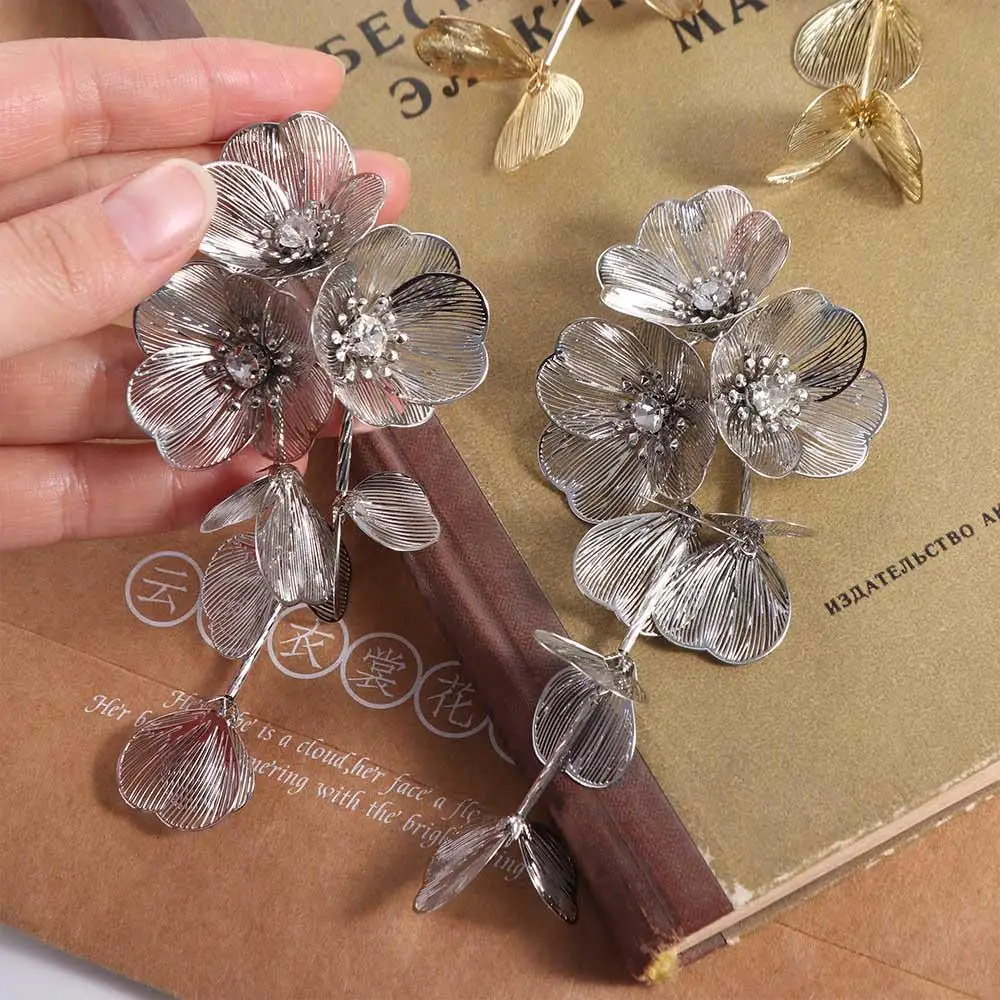 Exaggerated Big Flower Long Tassel Earrings Temperament Light Luxury Women Earrings Metal Advanced Sense Stud Earrings Party