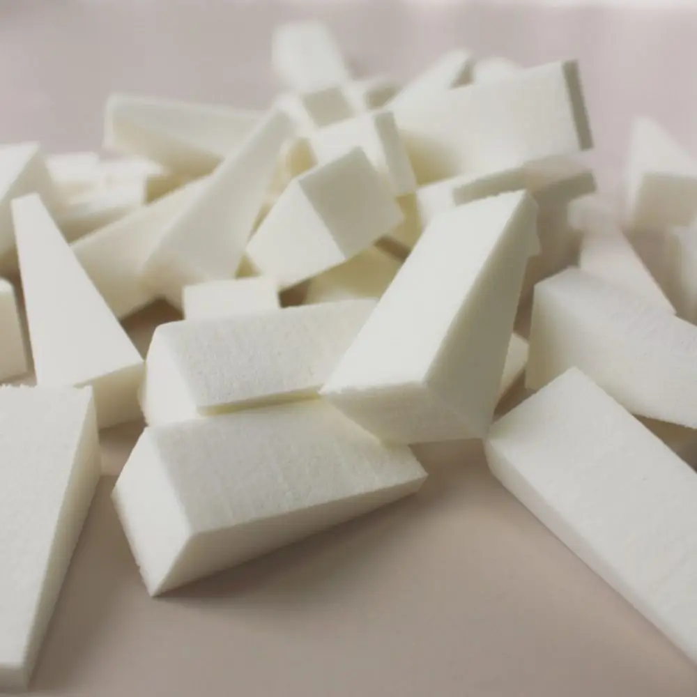 휴대용 부드러운 삼각형 메이크업 스펀지 건식 및 습식 미니 파우더 퍼프 리퀴드 파운데이션 스펀지 매끄러운 화장 퍼프 여성용