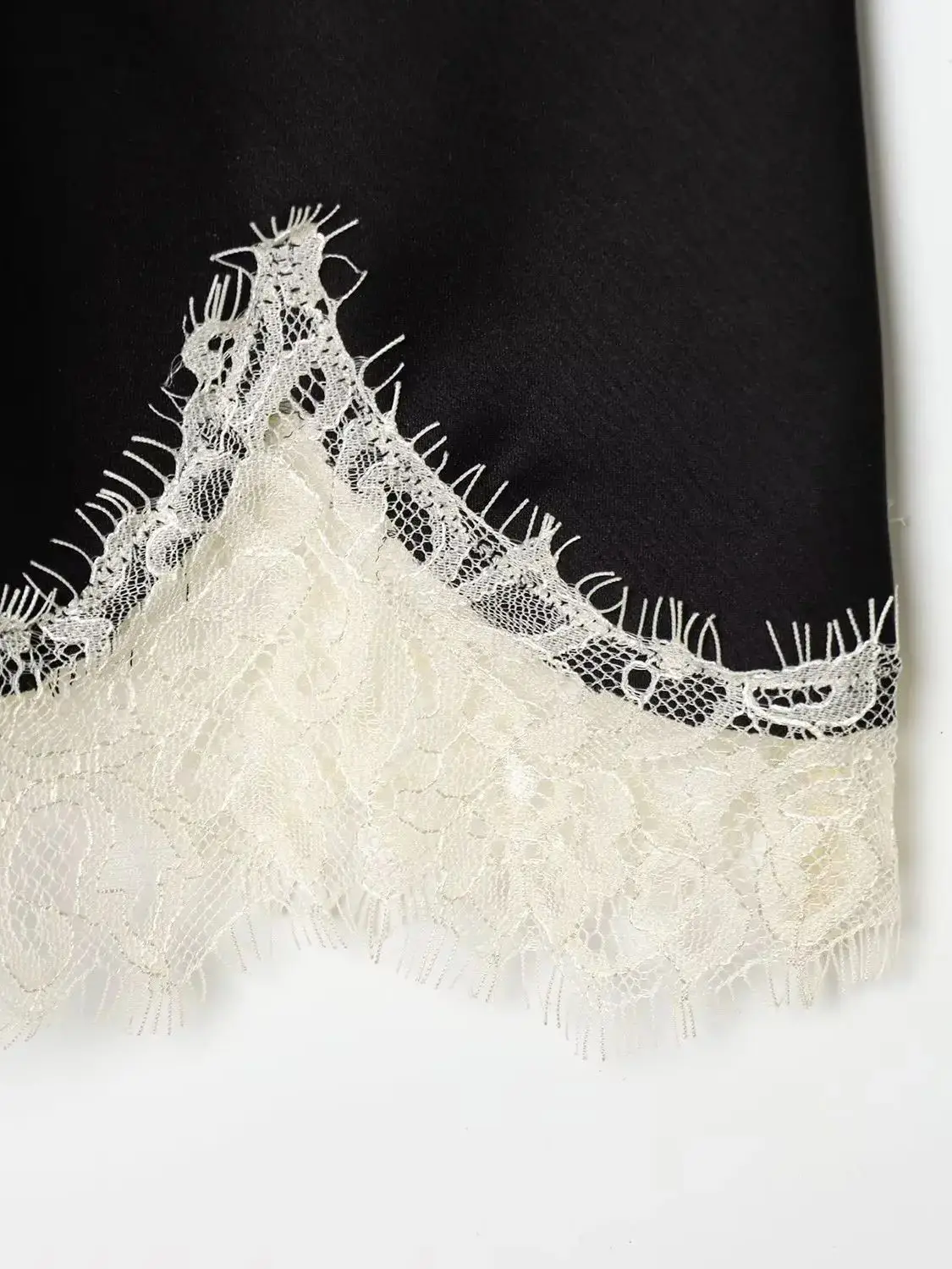 Modne topy na ramiączkach w stylu Y2K dla kobiet, eleganckie satynowe koszulki na ramiączkach z koronką, czarne, z odkrytymi ramionami, krótkie, bez rękawów, z odkrytymi plecami, letnie bluzki na imprezę, 2026