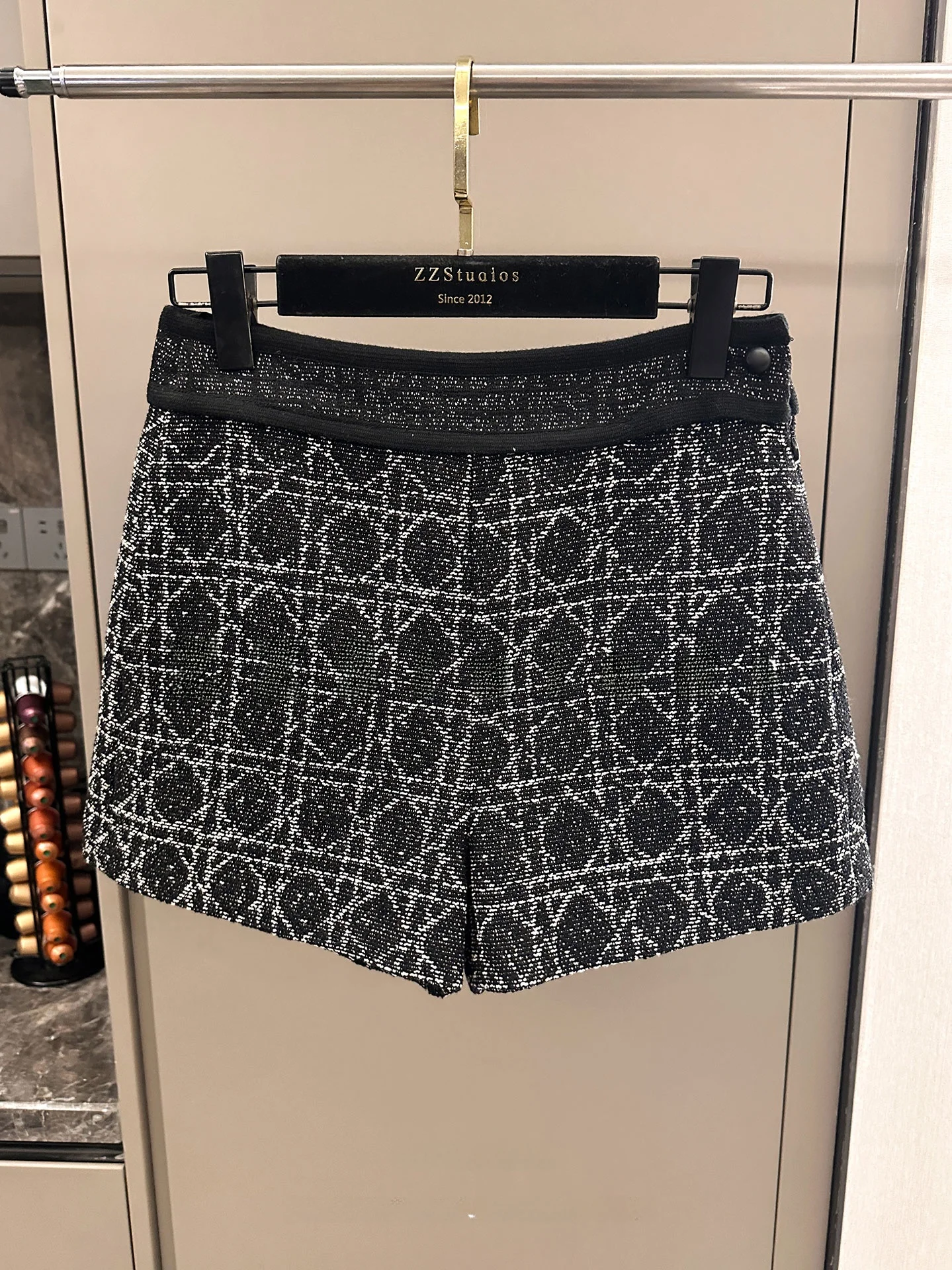 Elegant High Waist Tweed  Shorts Women's Spring Fashion Slimming Plaid Skort Geometric Pattern Decorative Stitching Butto...