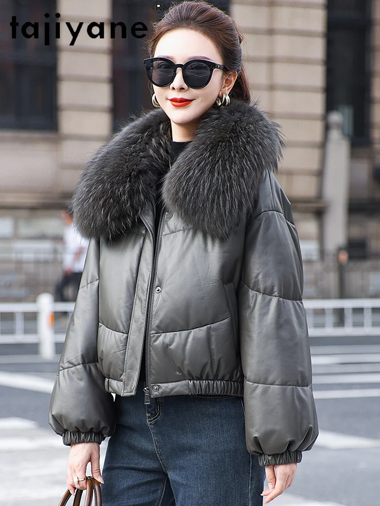 TAJIYANE Echtleder-Pufferjacke für Damen, 100 % genarbtes Rindsleder, kurzer weißer Gänsedaunenmantel mit Waschbärpelzkragen, Winter 2025