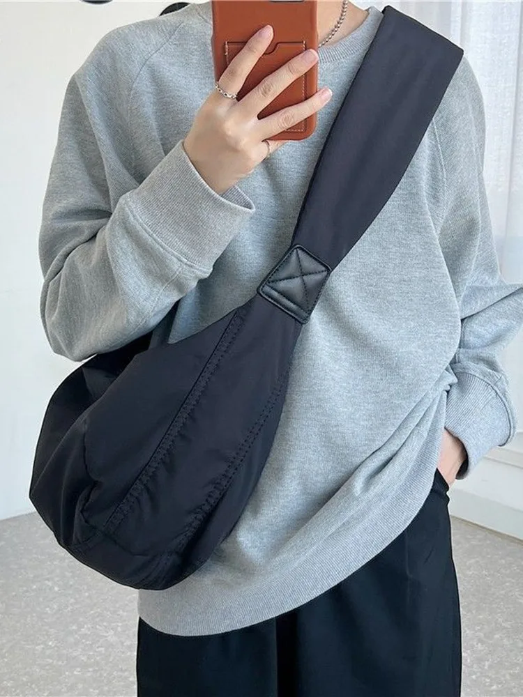 Large capacity wide shoulder strap canvas bag crossbody bag female ins niche design simple dumpling bag shoulder bag