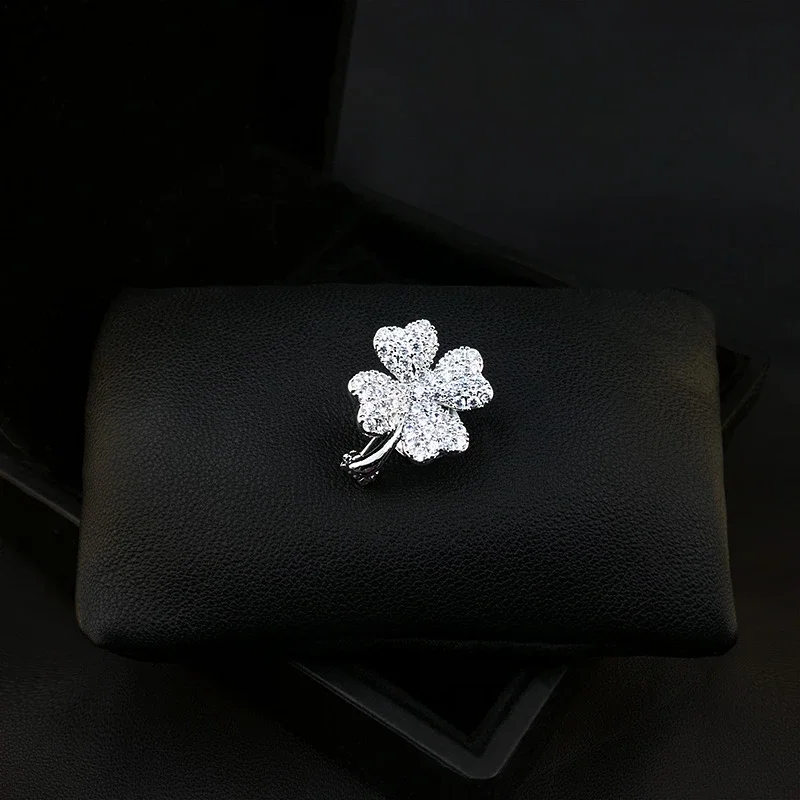 

Mini Clover Flower Brooch for Women Suit Plant Leaf Lapel Pin Clothing Accessories Rhinestone Jewelry 3318