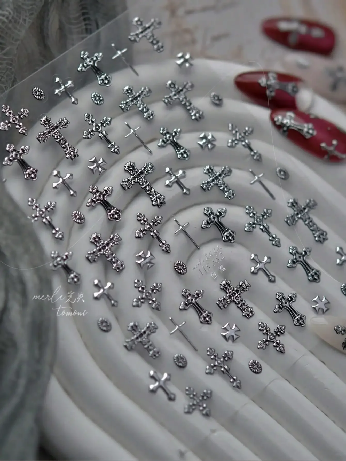 

1pc Metal Nail Sticker, Dark Vintage High-End Cross Pattern Nail Art Accessory, Self-Adhesive 3D Nail Decal DIY Nails Nail Supplies Nail Stickers