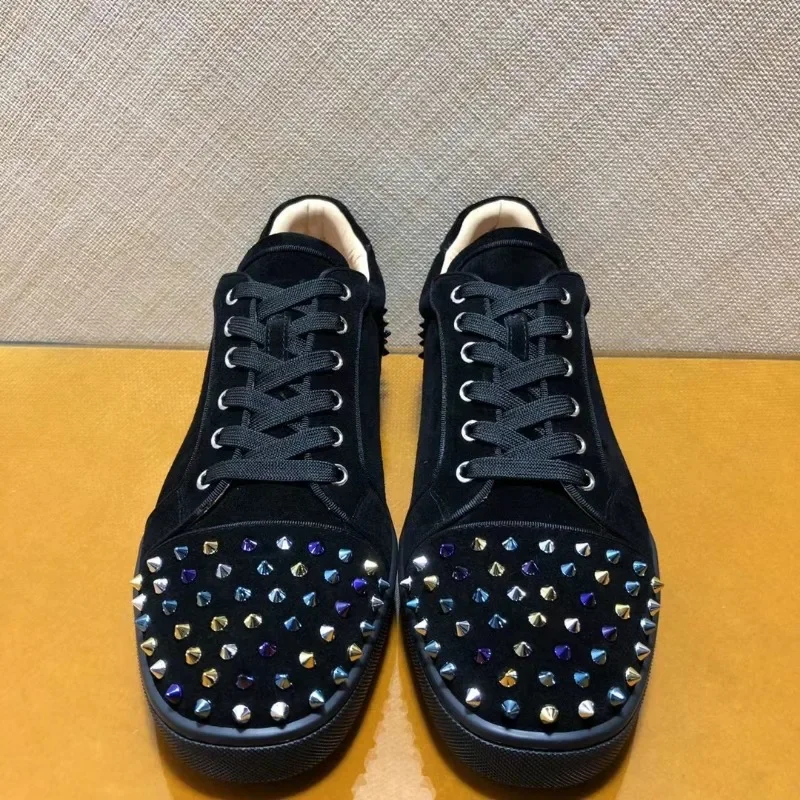 Low Top Rote Unterseite Für Männer Luxus Trainer Fahren Spikes Schwarz Wildleder Echtes Leder Farbe Nieten Zehenkappe Heels Wohnungen Sneaker