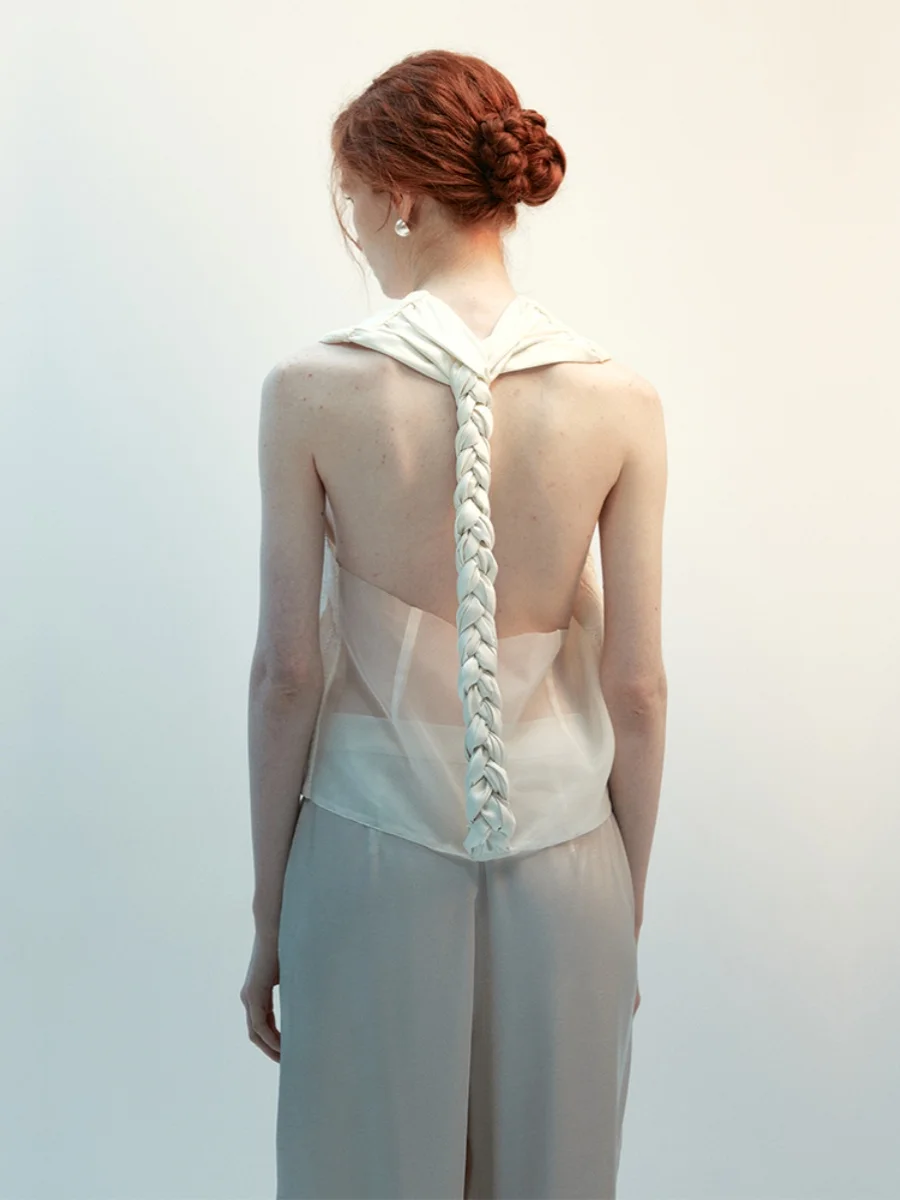 

Re Moorōt Handcrafted Lace Texture Braid Vest Brand Chaste White Spring Summer Original Design V-neck Polyester Fiber