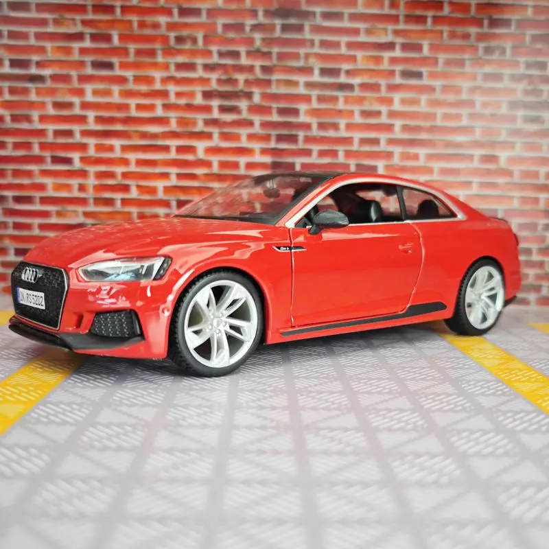 نموذج سيارة أودي RS5 كوبيه من بوراجو بمقياس 1:24، مصنوع من السبائك، أبوابه قابلة للفتح، مناسب للجمع ويمكن تقديمه كهدية.