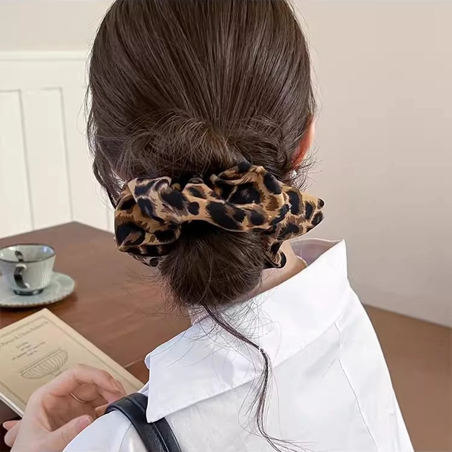 2 piezas europeas y americanas elegante leopardo bisel Retro mujeres diadema niñas bandas para el cabello diadema aro para vacaciones accesorios para el cabello