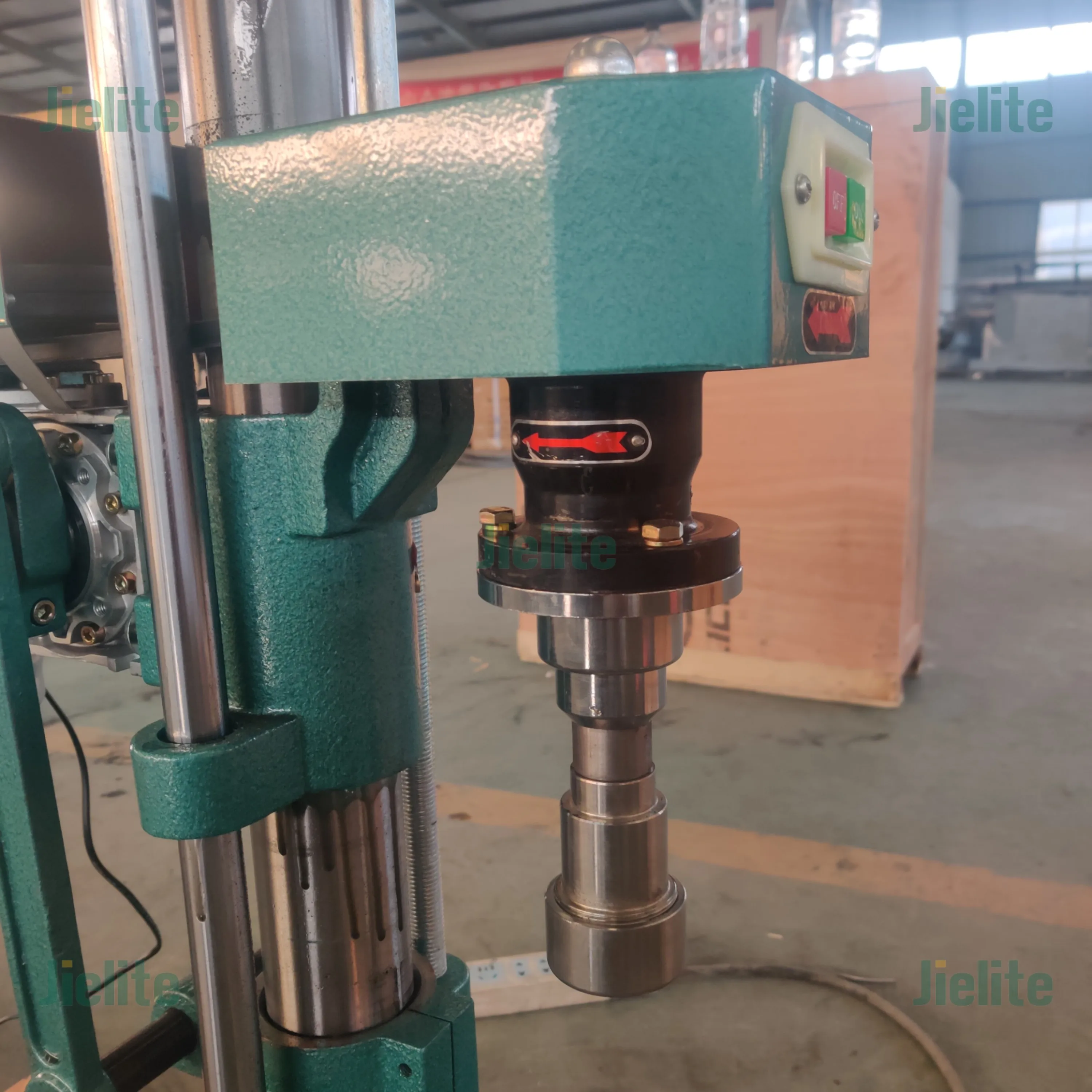 Semi-Automatic Screw Capping Machine for Aluminium Wine Whisky Bottles