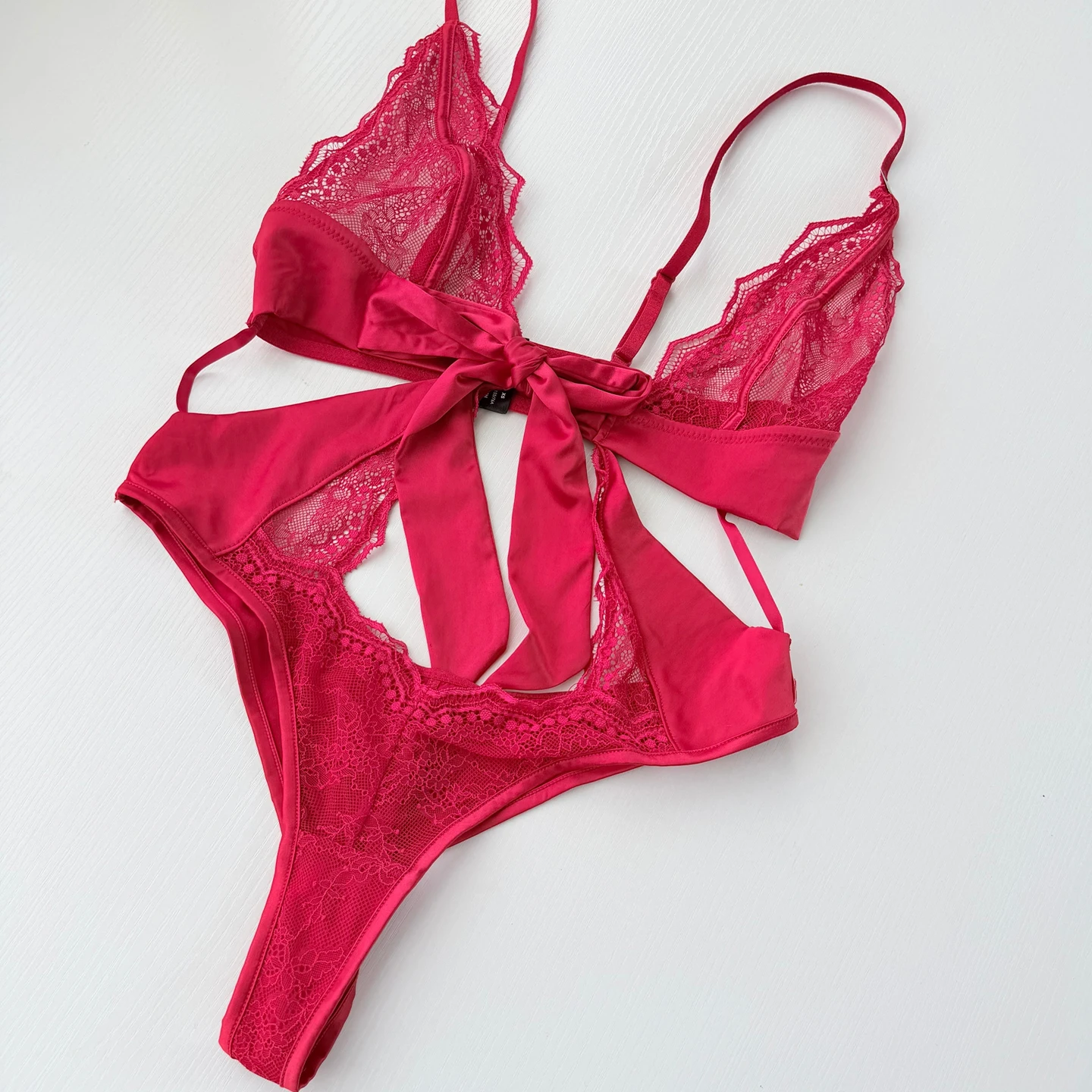 Body en dentelle sexy et attrayant rouge pour femme, ceinture à nœud, sangle de désir pur, base serrée, irt, trajet, ajouré, mi...