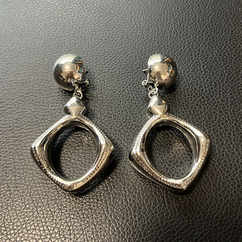 Women's Chunky Silver Tone Hollow Square Earrings Geometric Openwork Dangle Earrings Fashion Jewelry