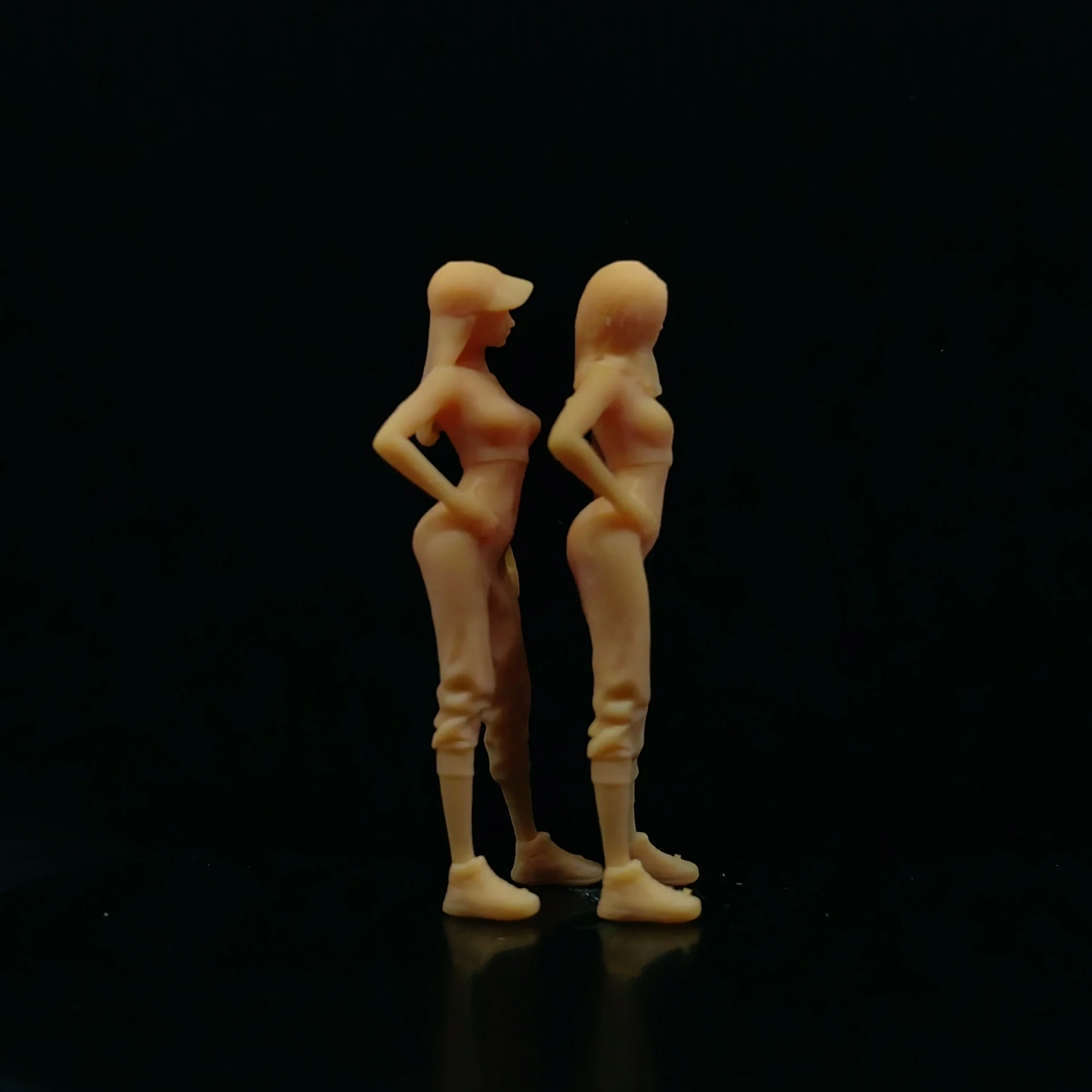 1/64 1/43 Skala Model Resin Pinggul Memutar Kebugaran Wanita Tidak Berwarna Miniatur Diorama Yang Dilukis dengan Tangan T110