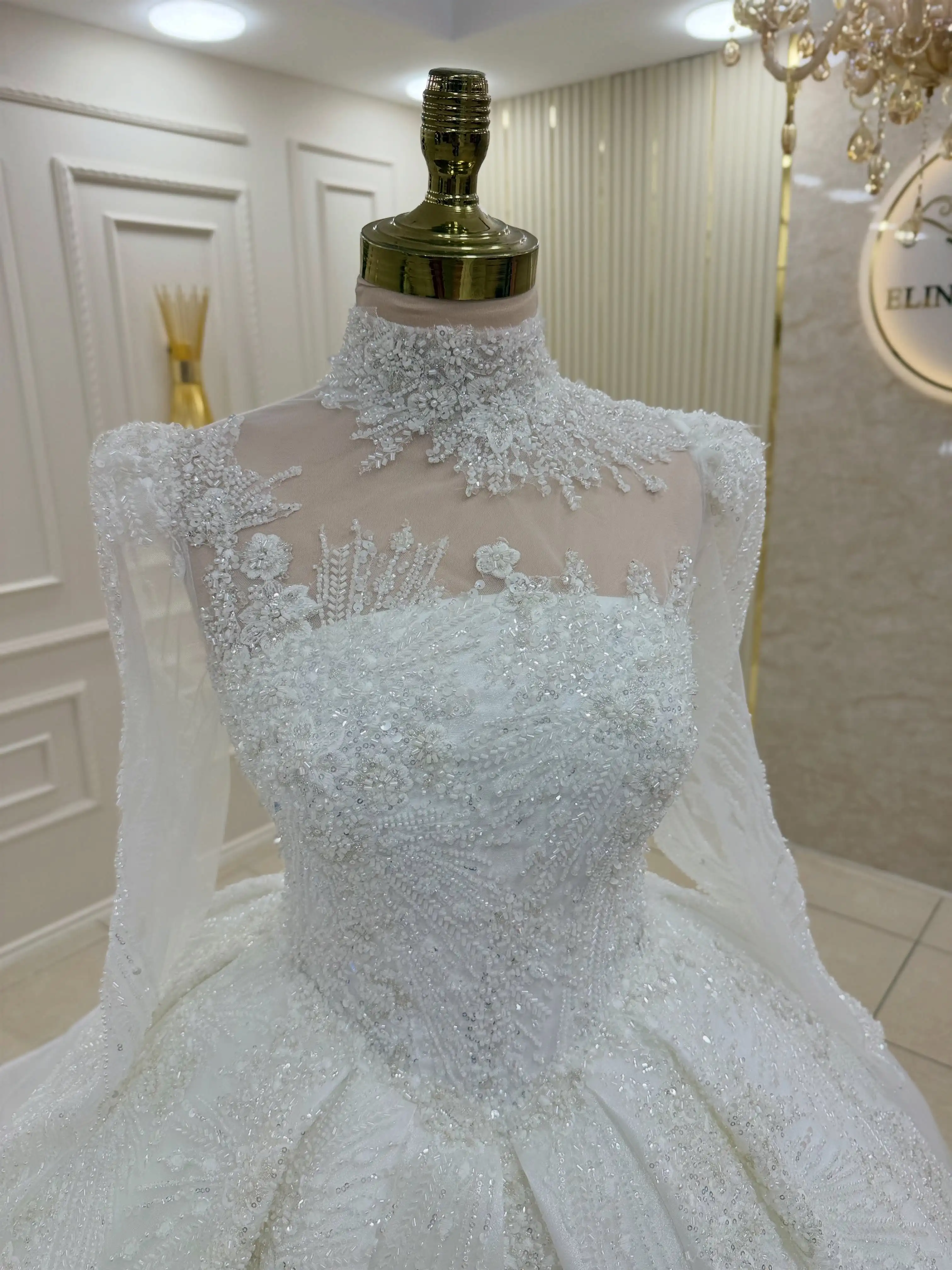 Gorgeous Bride Dress Ball Gown High Neck Beaded Sequins Flowers Appliques Church Wedding Gowns Custom Sweep Train Bridal Dresses