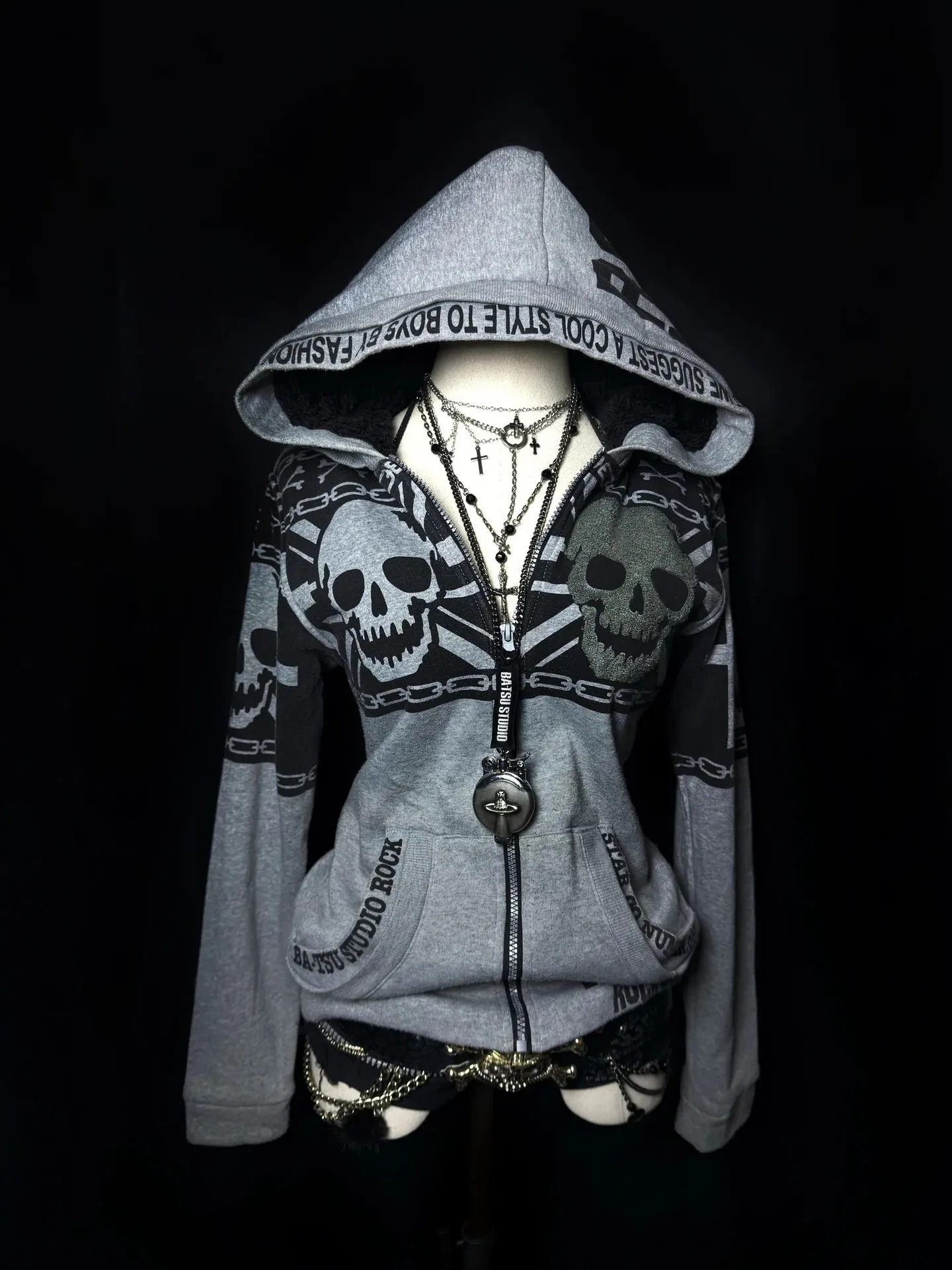 New design for men's and women's winter fashion street trend skull print pocket long sleeved hooded cardigan slim fit hoodie